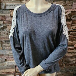 Cut out long sleeve top crochet/lacy